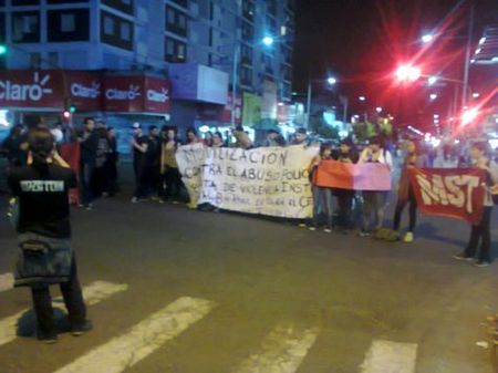 ESTUDIANTES DE LA UNGS MOVILIZAN CONTRA LA VIOLENCIA POLICIAL