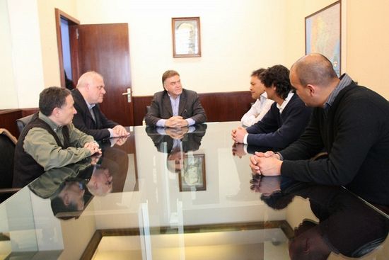 VIVIENDAS FEDERALES EN LOS BARRIOS VILLANUEVA Y LA PERLA 